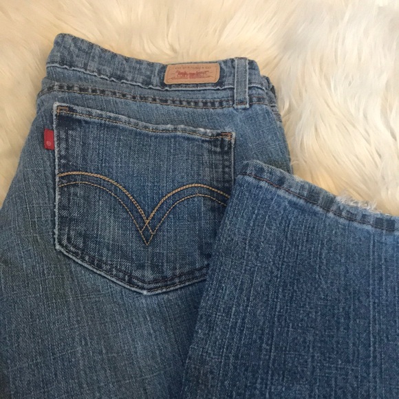 Levi’s - Picture 2 of 4